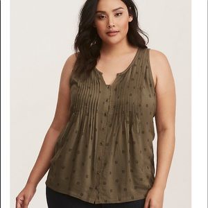 ❌SOLD❌ OLIVE OWL PLEATED TANK